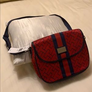 ✨NWT✨Over the shoulder Tommy Hilfiger purse